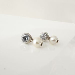 Vintage Sterling Silver Pearl Studs